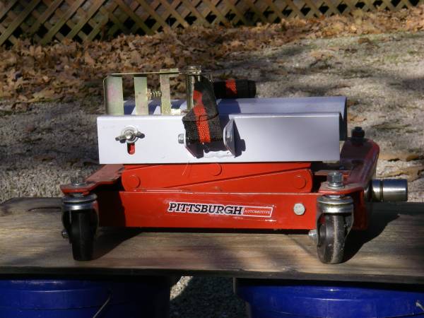 Low-lift transmission jack 1