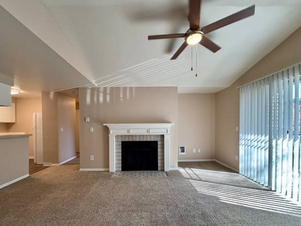 $1,375 / 1br - 750ft2 - This 1 bedroom Could Be Your New Home! (SE 90th and SE Causey)63831398483585121