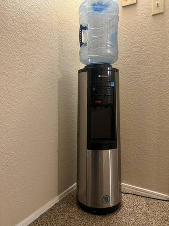 Hot/ ColdH2O Dispenser 1