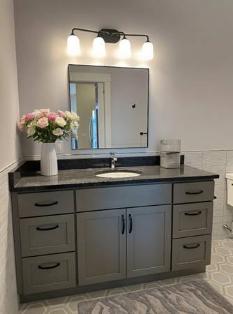 $3,500 / 2br - 987ft2 - Three Weeks Free for a November 1st Lease Commencement! (Maple St. Florence MA)64017046937089123
