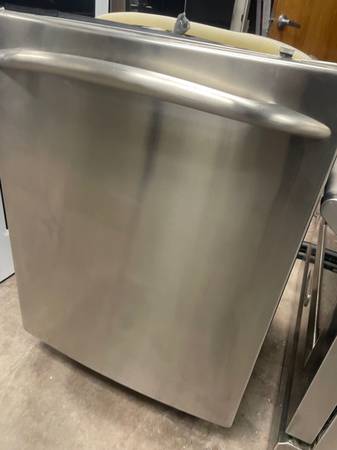 GE Profile Stainless Steel Dishwasher with Stainless Tub 1