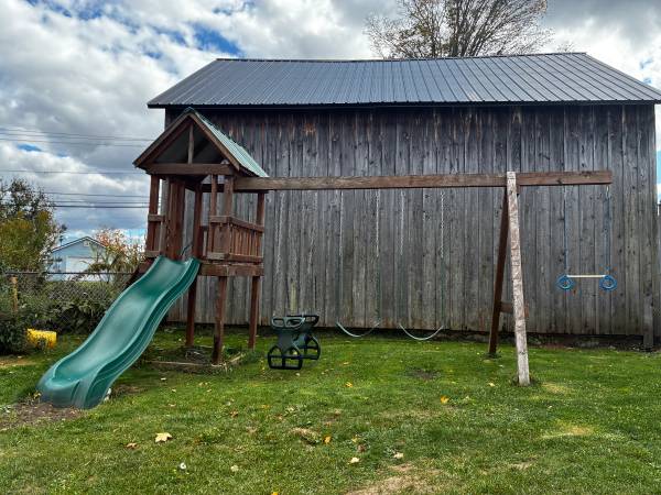 Amish Made Playset 1