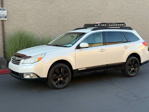 2012 Subaru Outback Premium AWD -  CLEAN CARFAX / HEATED SEAT/ LOCAL - $8,900 (Subaru Outback in Beaverton)63441406675971121