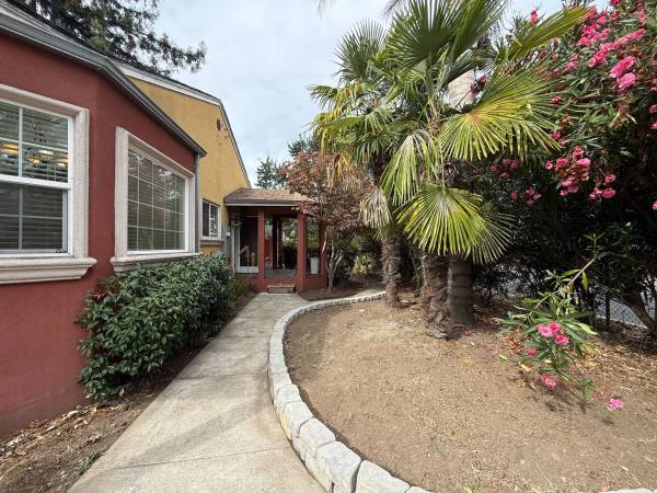 $4,050 / 4br - 1468ft2 - Comfortable 4 Bed, 2 Bath Home in Prime Santa Rosa Location (santa rosa)63852073321475120