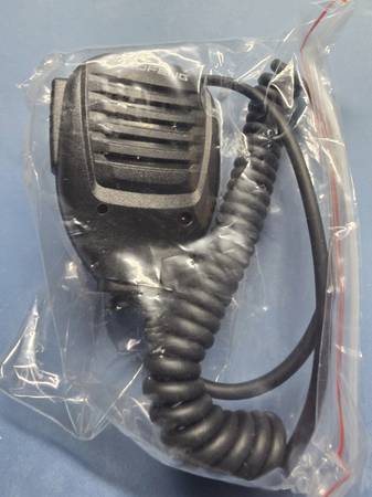 BAOFENG Speaker Mic for Baofeng UV-5R&its cousin.Also works on Kenwood 1