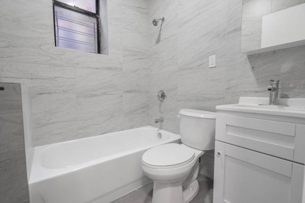 $4,200 / 3br - Spacious 3 Bed, 1.5 Bath with 2 Kitchens in Prime Bed-Stuy | NO FEE (BEDSTUY)63816575856259124