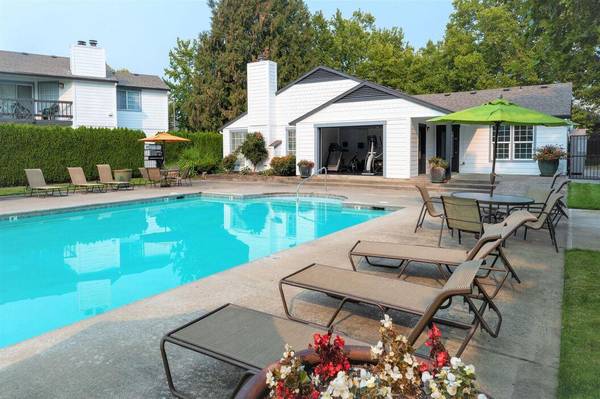 $1,394 / 1br - 722ft2 - 24/7 Fitness Center, Upgraded Cabinets, Outdoor Grills, Amazon Hub (Bridgecreek)63831535541121121