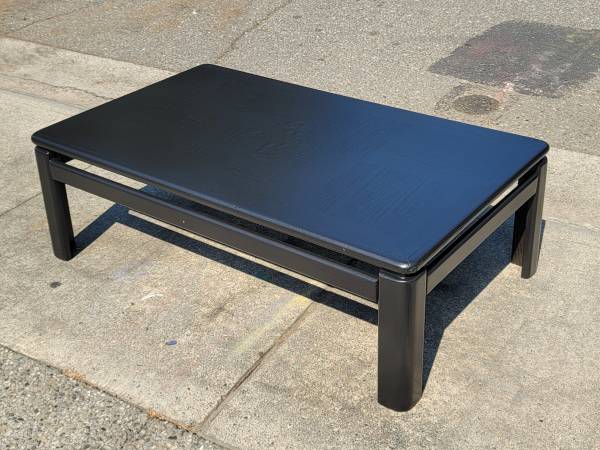 Big super solid coffee table 1
