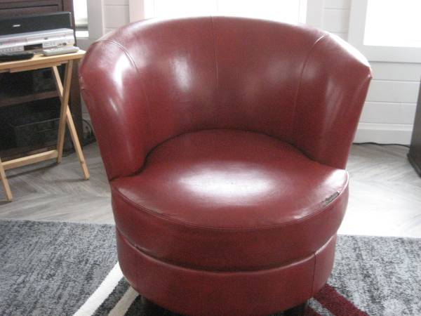 Red bucket swivel chair 1