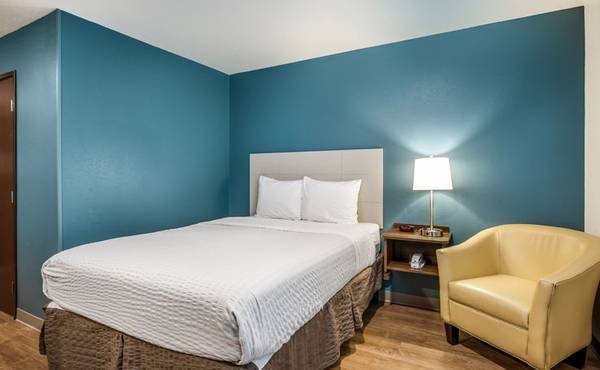 $483 / 1br - ¡Vida en estilo de apartamento sin compromiso! (2225 Point Blvd, Elgin, IL)63844192941443122