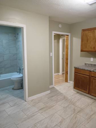 $1561.00 / 4br - 1300ft2 - 🏡 EN ALQUILER: Espaciosa casa de 4 habitaciones | 2 baños CON GARAJE – SECTI63688333983235123