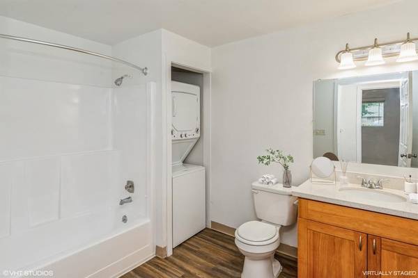 $1,545 / 1br - 600ft2 - Join the Waitlist Now, Patio, On-site Management, Quartz Countertops63870756495491121
