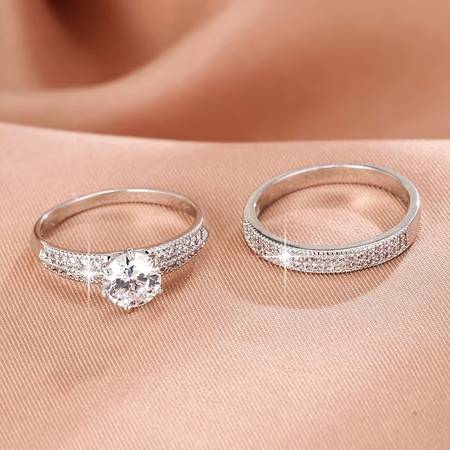 2pcs Women's Simple Eternity Band Ring Set - 18K Gold Plated, Syntheti 1