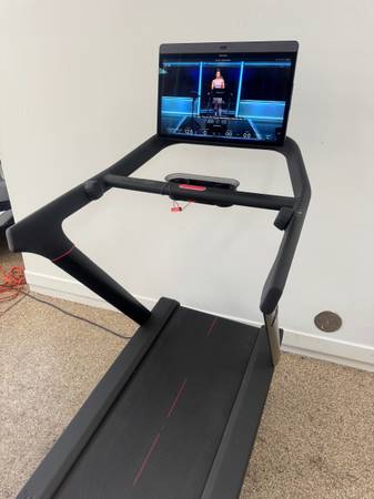 Peloton Treadmill with 24" Screen 1