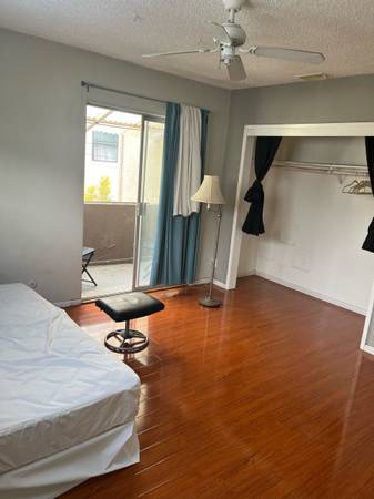 $1.333 / 2 habitaciones - Habitación individual disponible en Hollywood (Larchmont)63403613373187121