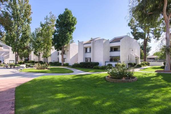 Pet-Friendly Community, Laundry Facility, Playground 1