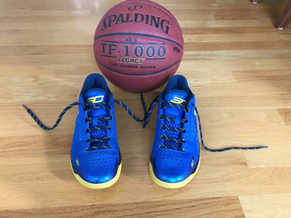 Stephen Curry Basketball Shoes, Under Armour, Size Youth 6.5 1