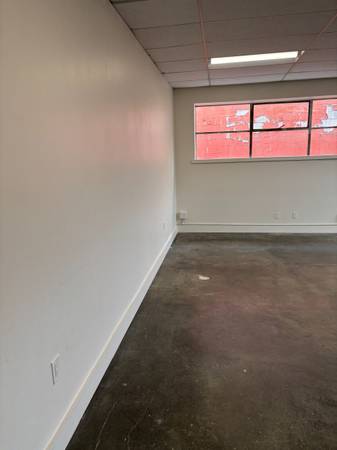 $900 / 600ft2 - Espacio para Artistas / Manufactura / Creativos ¡PRIMER MES GRATIS!!!!! (Seattle Central)63934287479042123