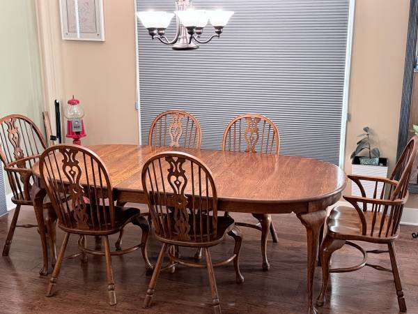 Vintage Solid Oak Dining Table & Chairs 1