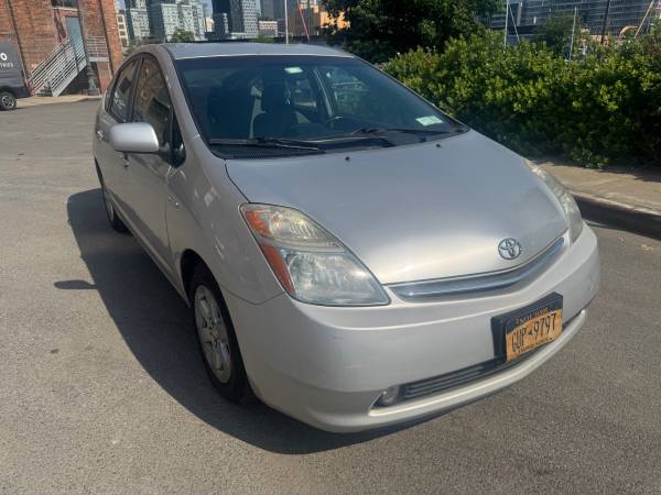 2006 Prius Touring Navigation Backup Camera Low miles - $3,900 (Greenpoint)63614011735937120