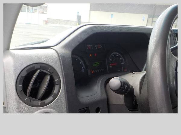 2011 Ford e450 flat bed - Photo 5