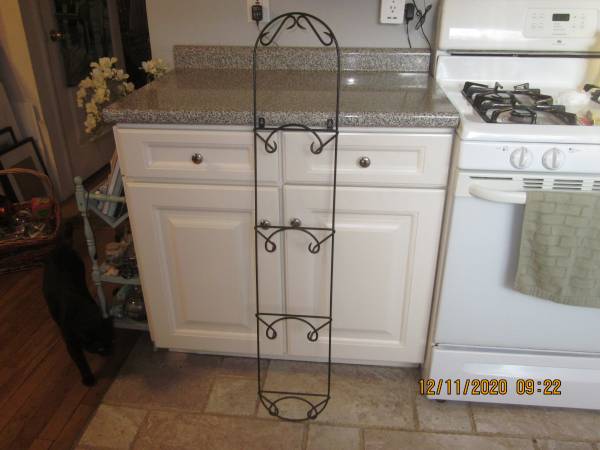 Decorative plate holder 1