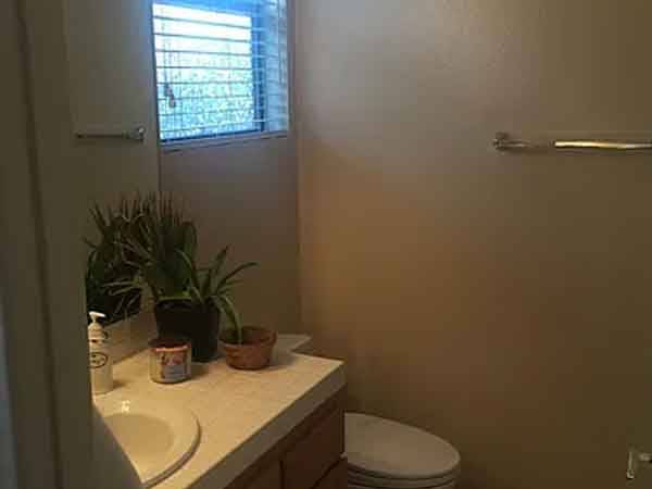 $1,000 / 2br - 🍁Beautifully updated 2 bedroom 1 bathroom front unit🍁 (Camarillo, CA)63758149577475123