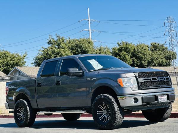 TÍTULO LIMPIO 2011 FORD F150 4WD XLT V8 5.0L 4WD ELEVADO CAMIÓN PICKUP - $12,995 (SACRAMENTO)63616868873729124