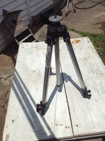 Bogen/Manfrotto 3411 Pro Tripod w/center riser/top plate 1