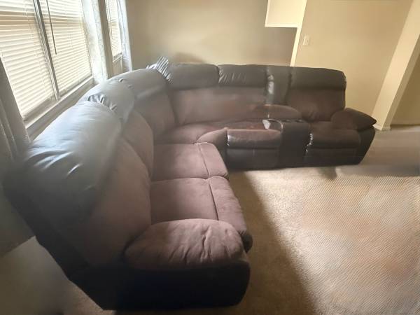 Couch in good condition 1