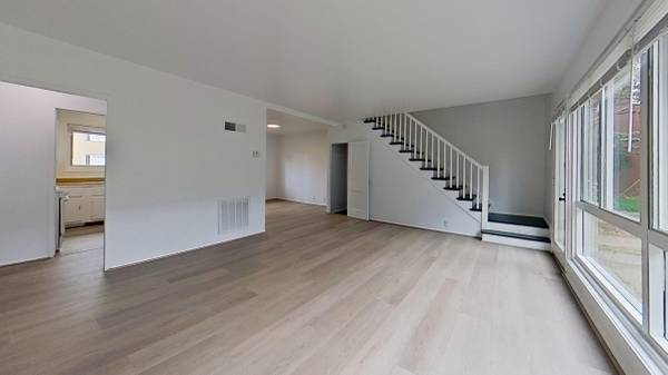 3 Bedroom, 2 Bath Townhome in Parkmerced! Unit GR025