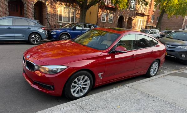 2014 BMW 328i GT XDRIVE AWD CAMERA NAVIGATION APPLE PLAY SNROOF 100K M - $8,900 (Sunnyside)63614395473025123