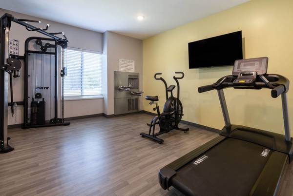 $1,767 / 1br - Free WiFi, 100% Smoke-Free Hotel, Accessible Public Entrance (1100 Clinchfield St, Johnson City, TN)63802940278147123