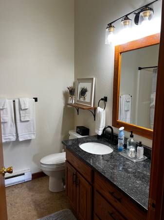 $1600.00 / 2br - Unidad de 2 habitaciones y 1 baño en el centro de Darby!63657026588931122