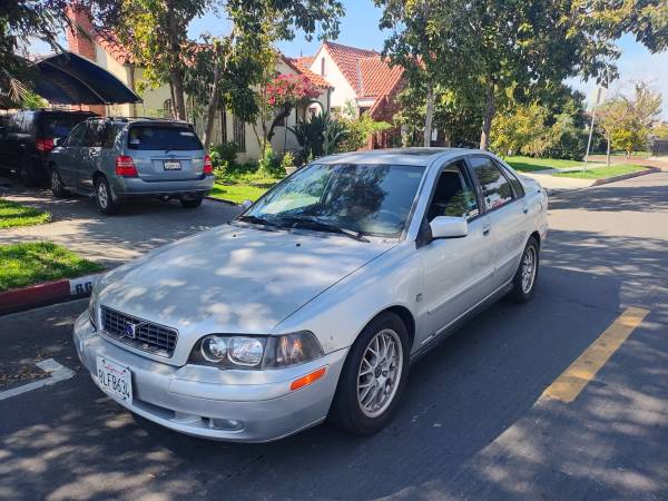 2004 Volvo S40 - $2.000 (Huntington Park)63441191324289122