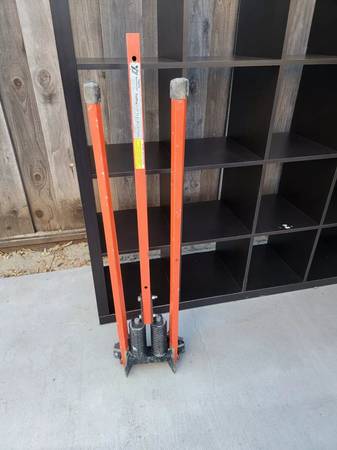 Traffix Devices Little Buster Sign Holder. 1