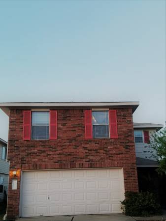 $700 / 4br - 150ft2 - Beautiful 4 bed room 2.5 bath clean, well-maintained 2-story house. (Del Valle)63979116408323120