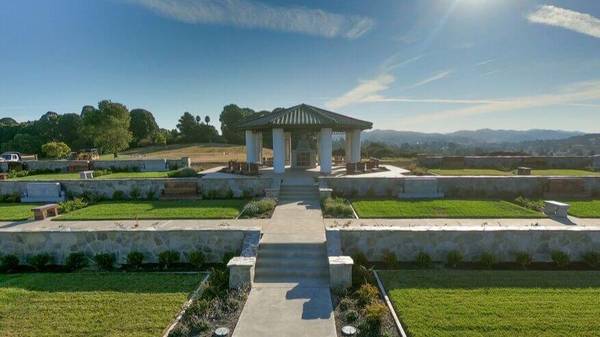 Double interment space in the Garden of Peace - Rolling Hills 1