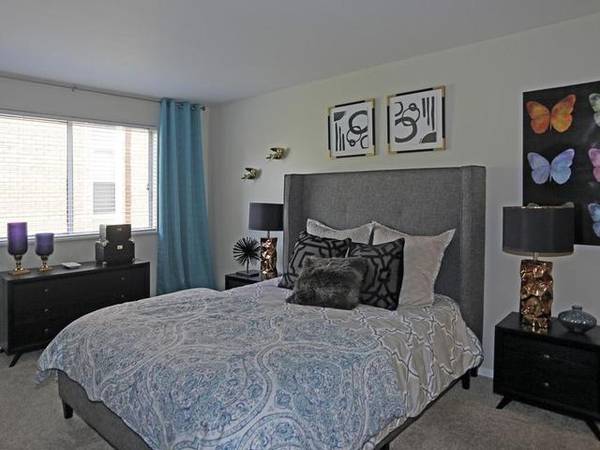 $1,375 / 2br - 773ft2 - Inviting 2 BR/1 BA with Stackable W/D & Hookups (Taylorsville)63670973202691123