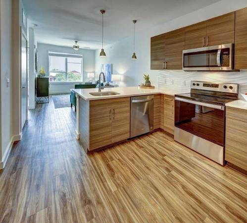 $1,109 / 1br - ¡Ubicación al sur conveniente! | Fácil con crédito (South East Shuttle)64018296540419120