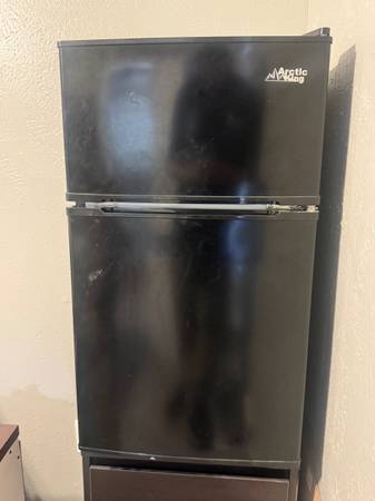 Small space fridge/freezer 1