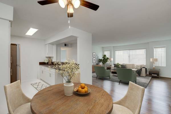 $3,849 / 3br - 1300ft2 - Acceso a Internet de alta velocidad, listo para cable, despensa (Santa Clarita)63857623023363123