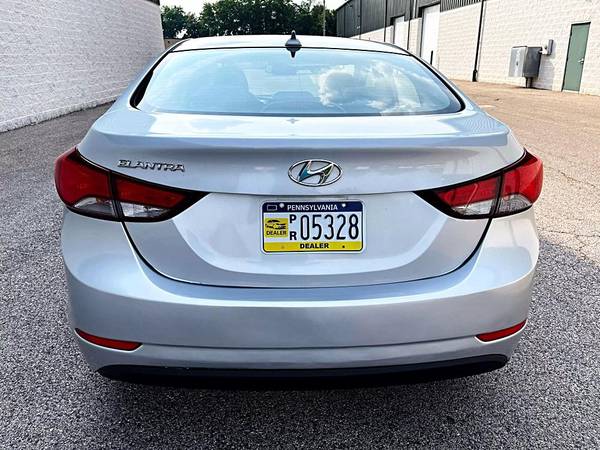 2016 Hyundai Elantra SE Sedan 4D - $9900.0063614693882243123