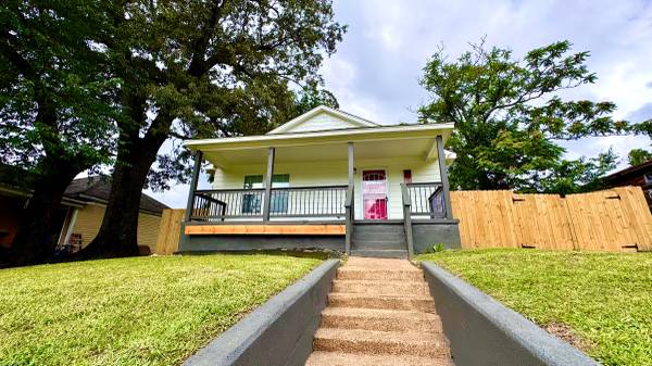 Fully Renovated 2BR Home – Move-In Ready – 1405 Woodward St 1