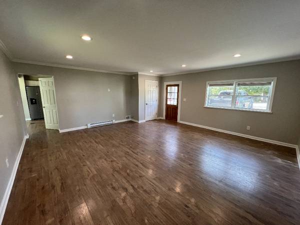 $2200.00 / 3br - 1635ft2 - Charming 3 Bed/1.5 Bath Ranch in Independence, KY - $2,20063974189622914121