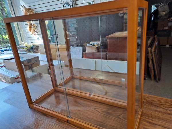 Trophy / Antique / Collectables display cabinet 1
