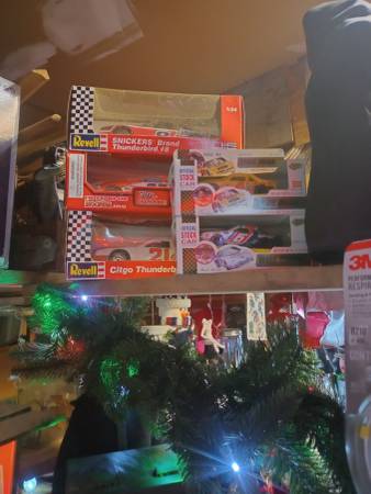 5 Diecast Race Cars nib 1