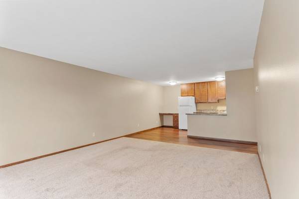 $1,125 / 1hab - 685ft2 - ¡GRAN DEPARTAMENTO DE 1 HABITACIÓN DISPONIBLE EN NOVIEMBRE! @ Lynwood Flats Apts, Richfield MN (Richfield)63868699370625123