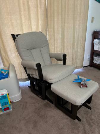 Dutailier glider Chair 1