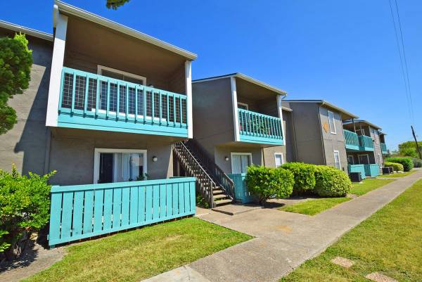 $790 / 1br - 683ft2 - Coffee Bar, Situated in Corpus Christi!, 1bd 1ba (4101 Brett Street, Corpus Christi, TX)64036539507457123